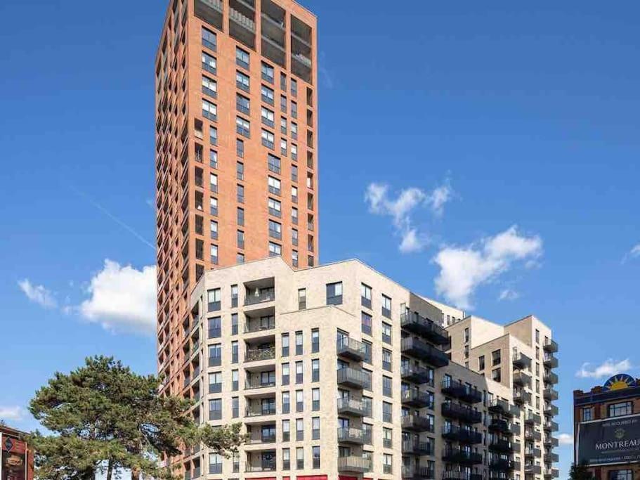 Stunning One-bedroom Apartment- Next To Tube Station- Sleeps 3 Appartamento