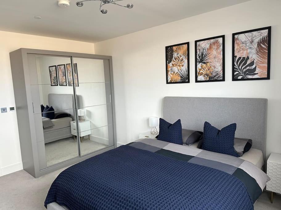 Stunning One-bedroom Apartment- Next To Tube Station- Sleeps 3 Appartamento *